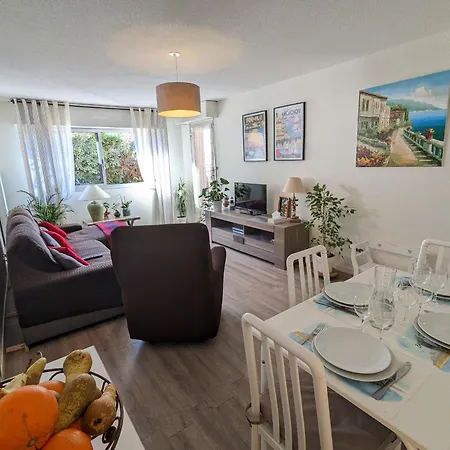 דירה - D'automne: Agreable T3 Pour 4 Avec Balcon, Parking Et Proche - Fr-1-420-30 *