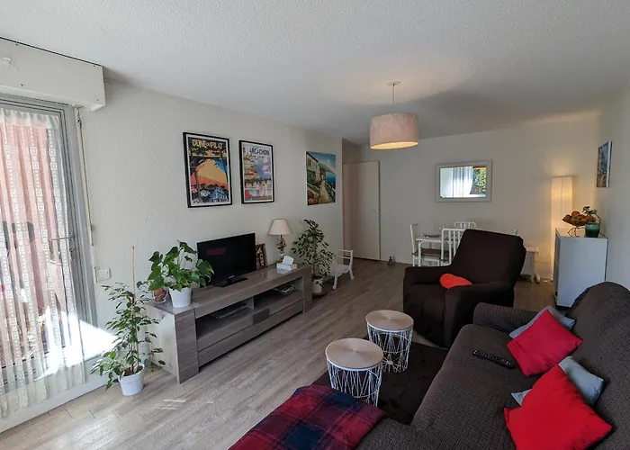 - D'automne: Agreable T3 Pour 4 Avec Balcon, Parking Et Proche - Fr-1-420-30 Аркашон